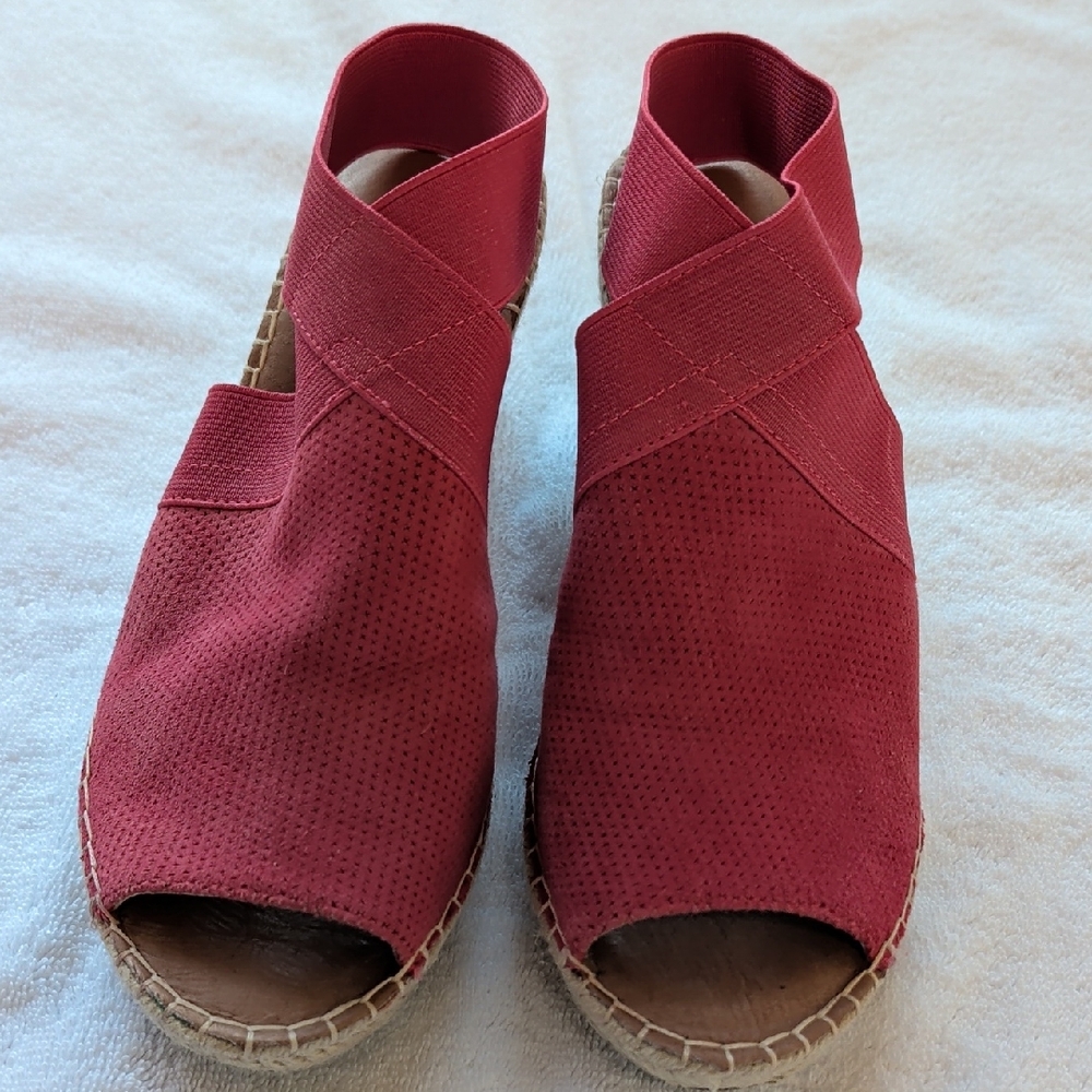 Gentle Souls coral elasticated espadrille wedges